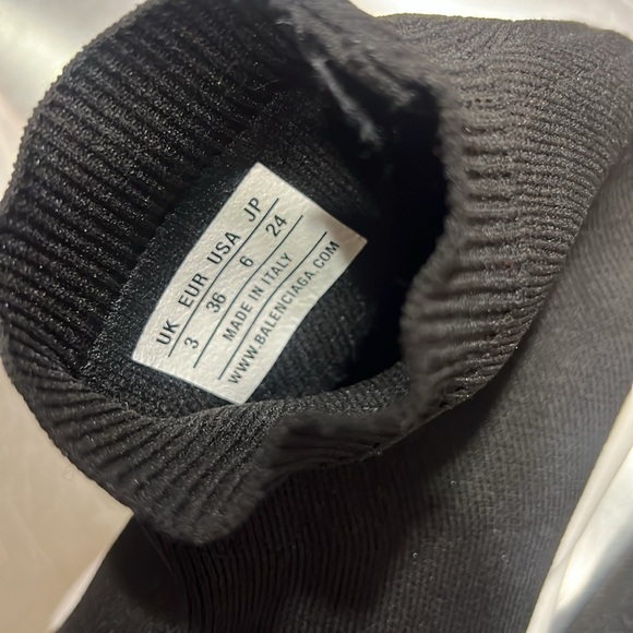 Authentic Balenciaga Black Speed Trainers - Picture 5 of 5